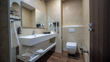 Comfort Double or Twin Room | Bathroom
