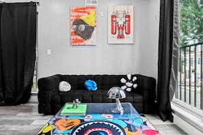 Living area - Spacious 2-bedroom apartment in fabulous Philadelphia with AC (Philadelphia)