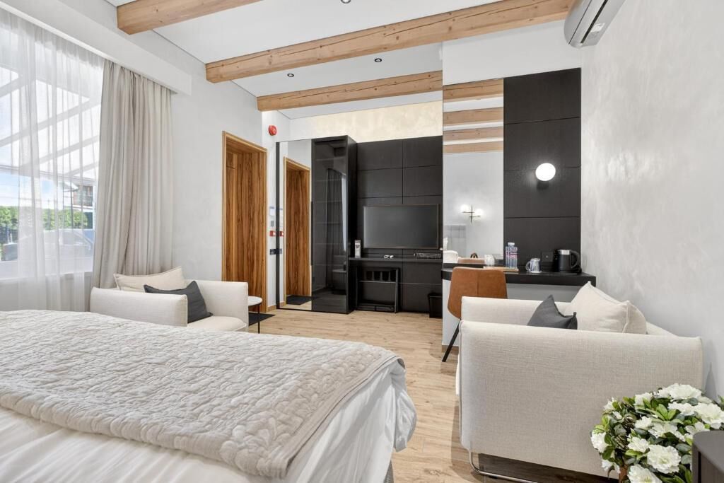 Superior Suite, Patio, Garden View | Free WiFi
