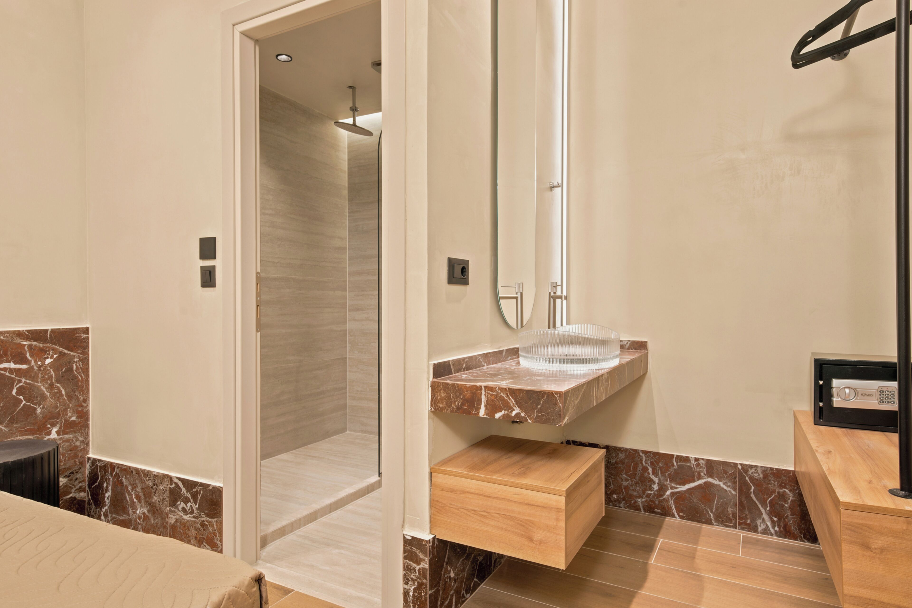 Superior Double Room | In-room safe, iron/ironing board, free WiFi