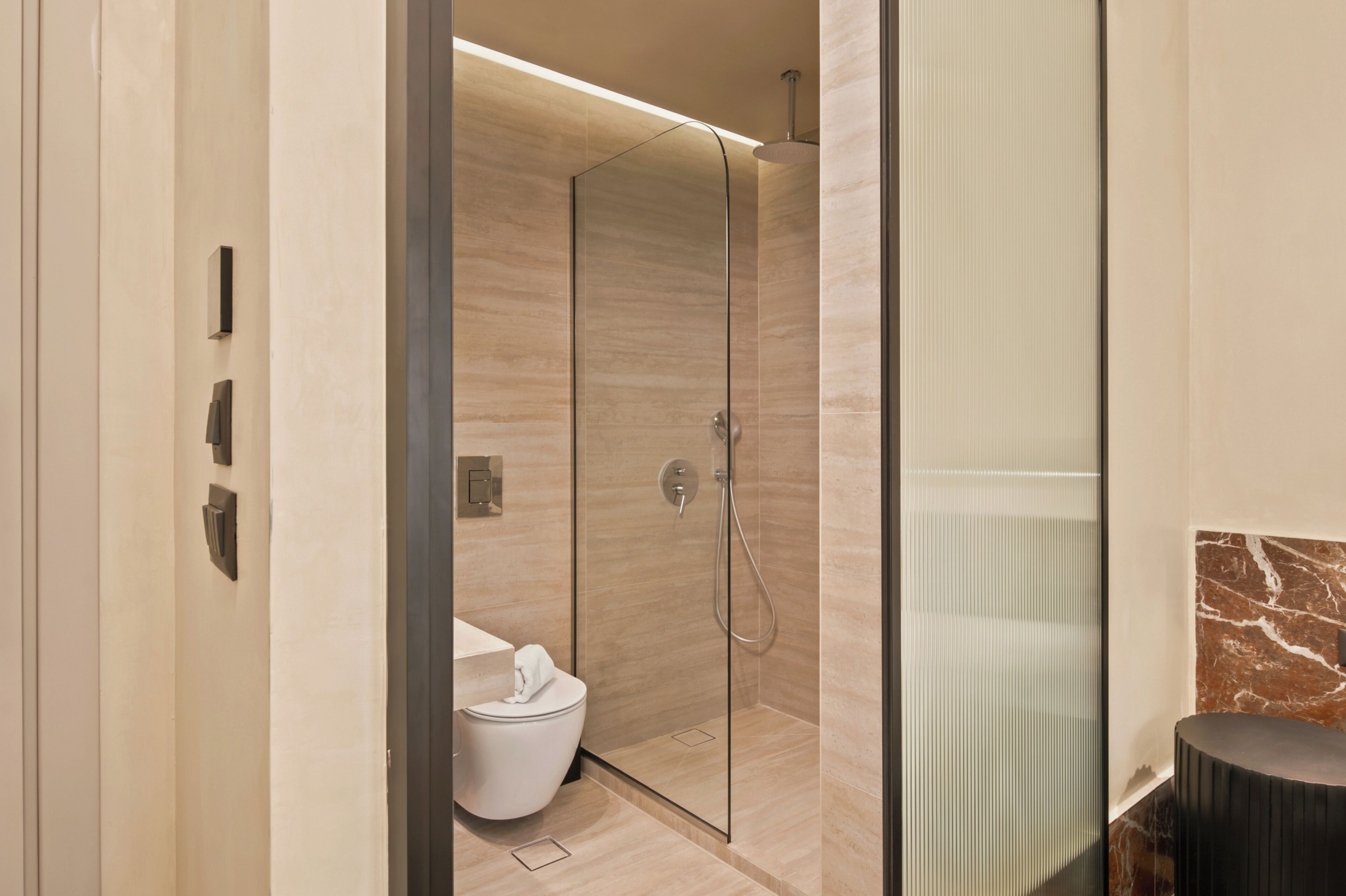 Standard Double Room | Bathroom | Slippers