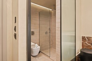 Kamar Double Standar | Kamar mandi | Sandal