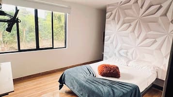 Habitación clásica, vistas al jardín | Escritorio y wifi gratis