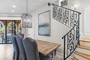 Hus, flere senger (Villa Mirabella) | Spiseområde