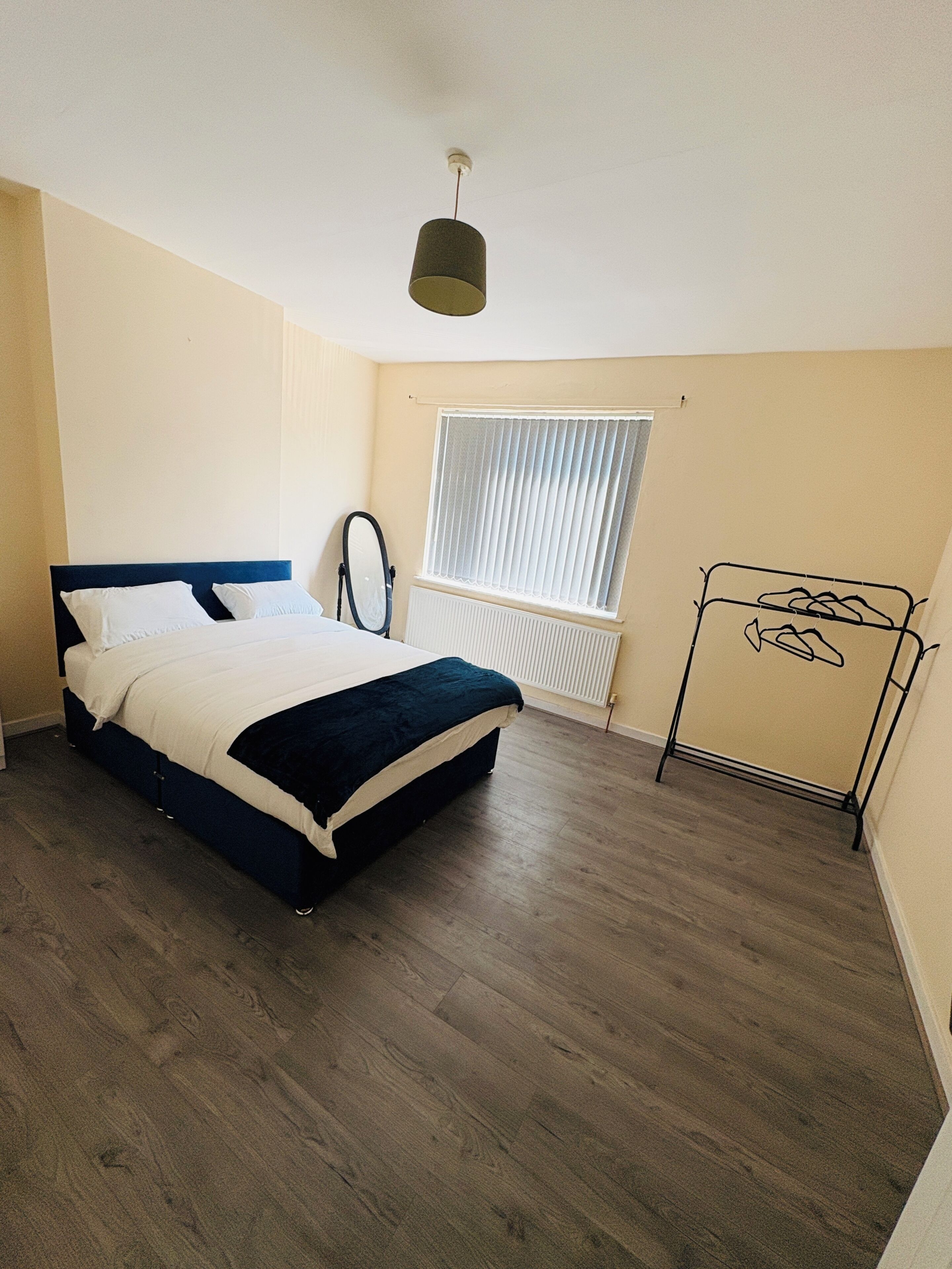 3 bedrooms, iron/ironing board, WiFi (free), bed sheets
