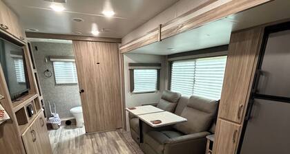Peaceful Country Camper Escape near Tifton