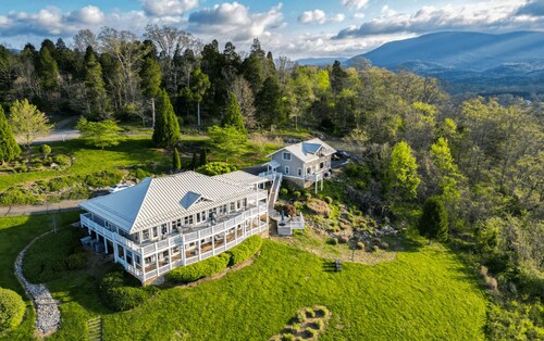 Lilly Valley Inn