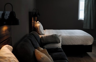 Enjoy a cozy stay at U.P. Trails Getaway inEckerman with AC