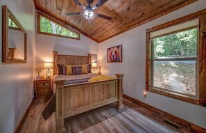 2 bedrooms, iron/ironing board, WiFi, bed sheets - Bougie Branch Cabin has so much to offer! (Murphy)