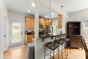 Private kitchen - 4BR Grant Park • Walk to BeltLine, Zoo & Eastern (Atlanta)