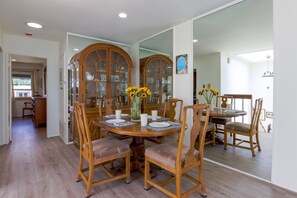Dining - Beach Getaway (Encinitas)