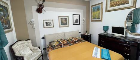 Comfort Double Room, City View | Desk, laptop workspace, iron/ironing board (on request), WiFi (free)