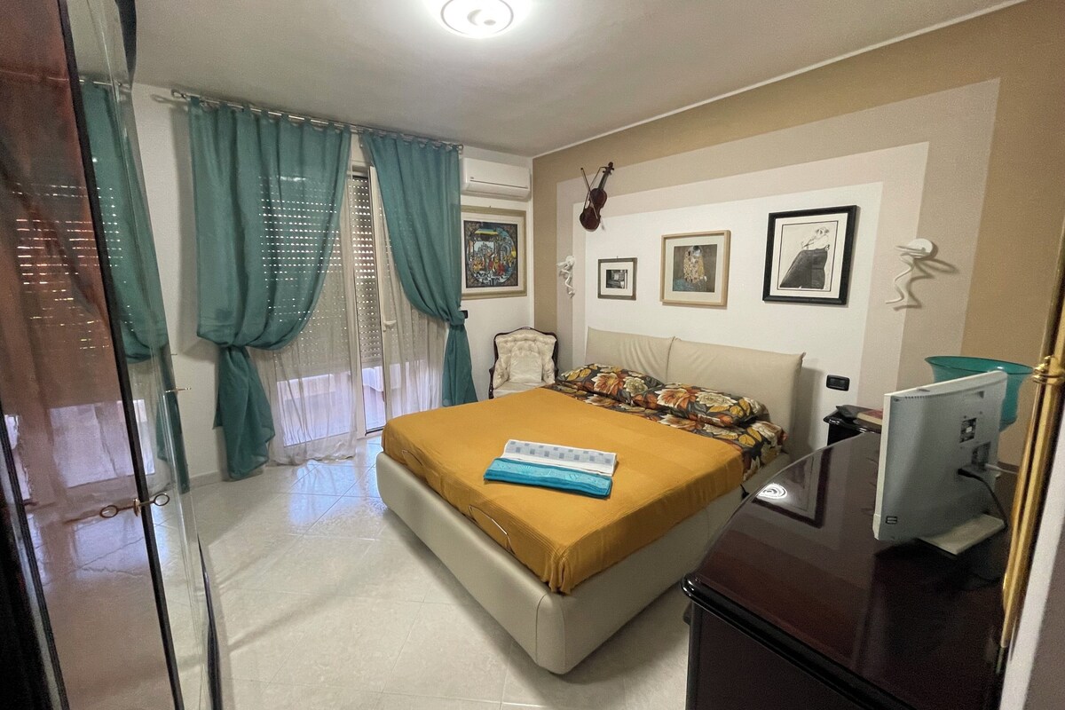 Desk, laptop workspace, iron/ironing board (on request), free WiFi