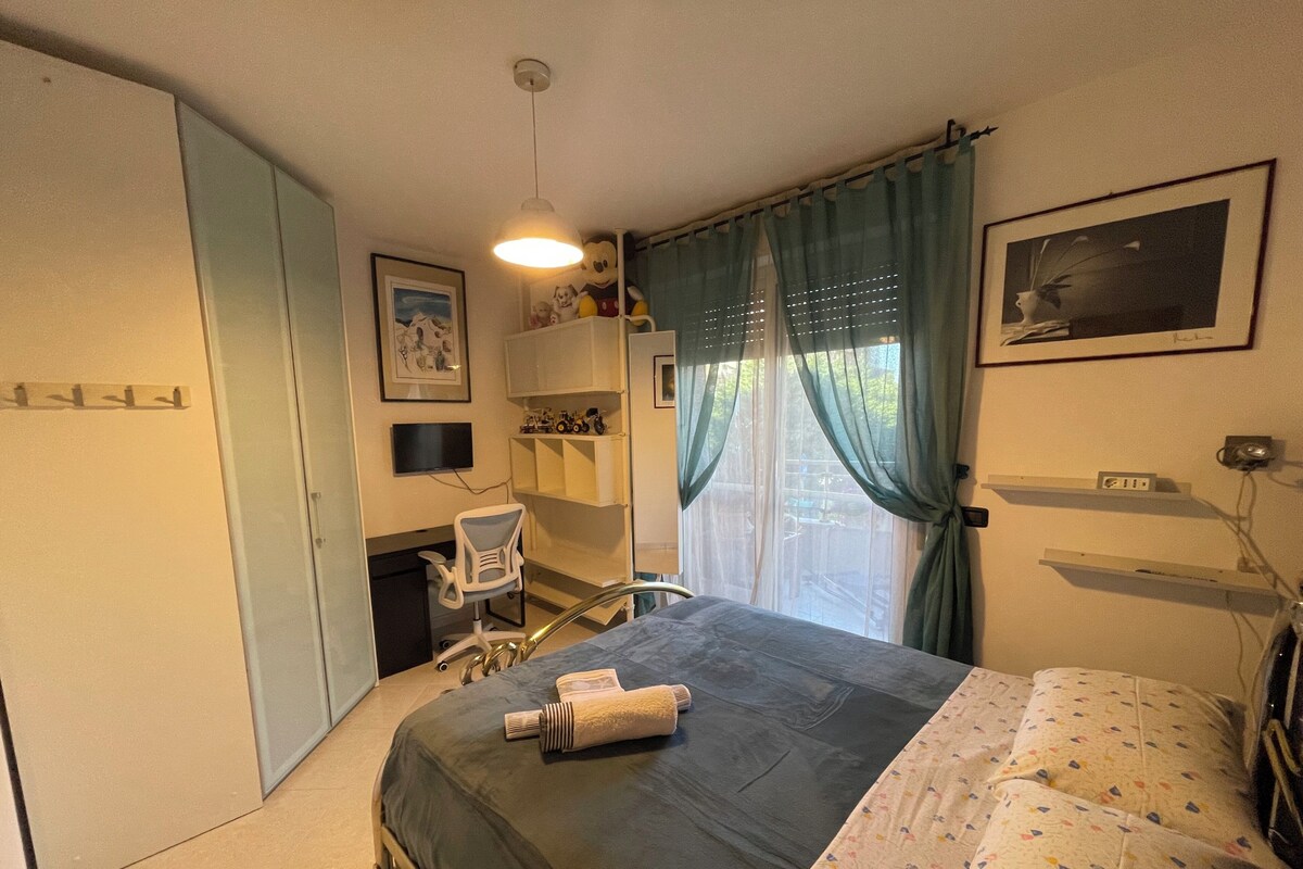Desk, laptop workspace, iron/ironing board (on request), free WiFi