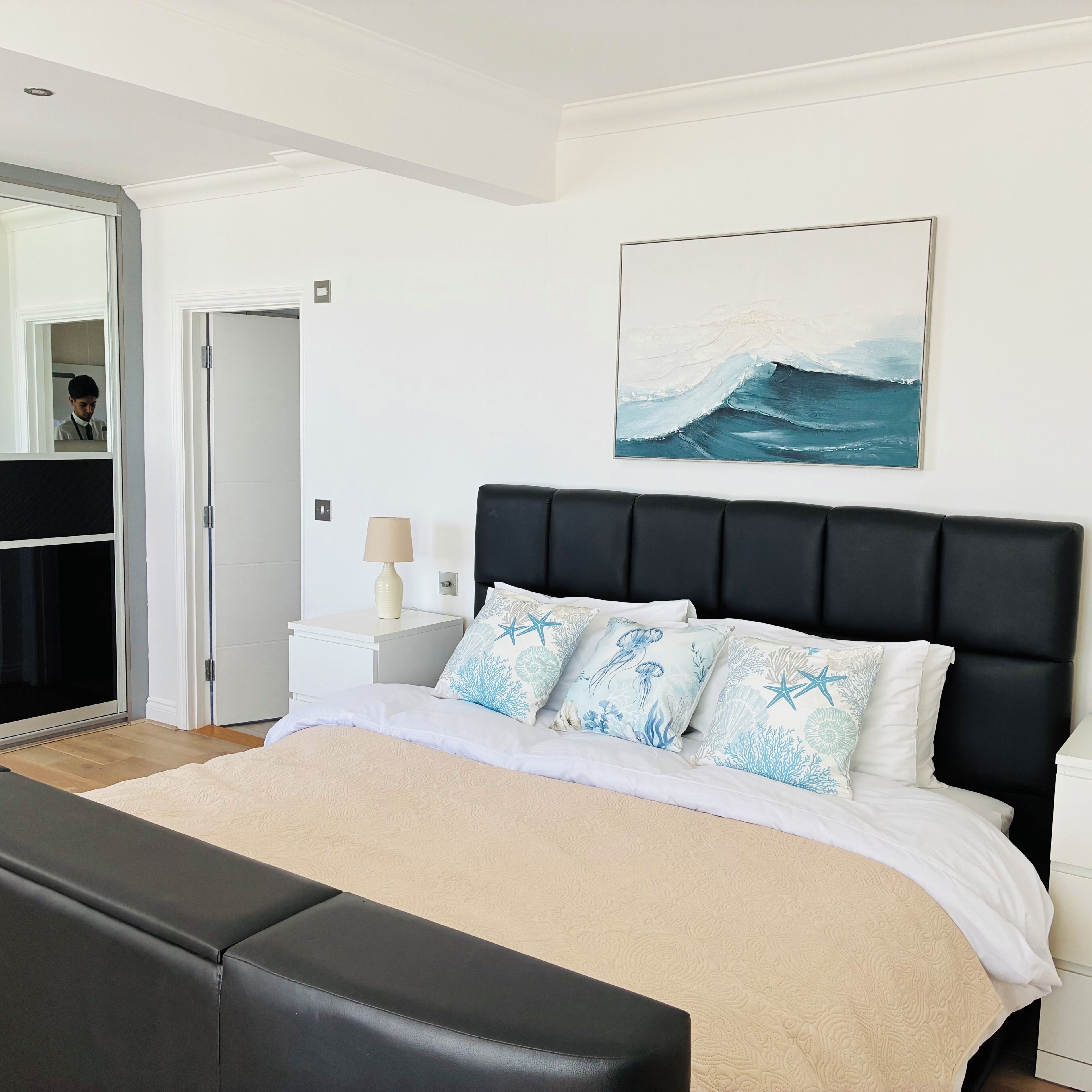 Iron/ironing board, WiFi, bed sheets