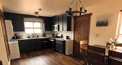 2-bedroom farmhouse in enjoyable Canutillo/El
Paso suburb, with cool farm vibes.