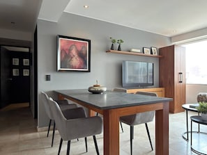 Dining - NEW Bright & Spacious in Roma Norte | City Views (Mexico City)