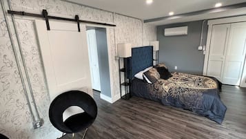 Bügeleisen/Bügelbrett, Reisekinderbett, kostenloses WLAN, Bettwäsche
