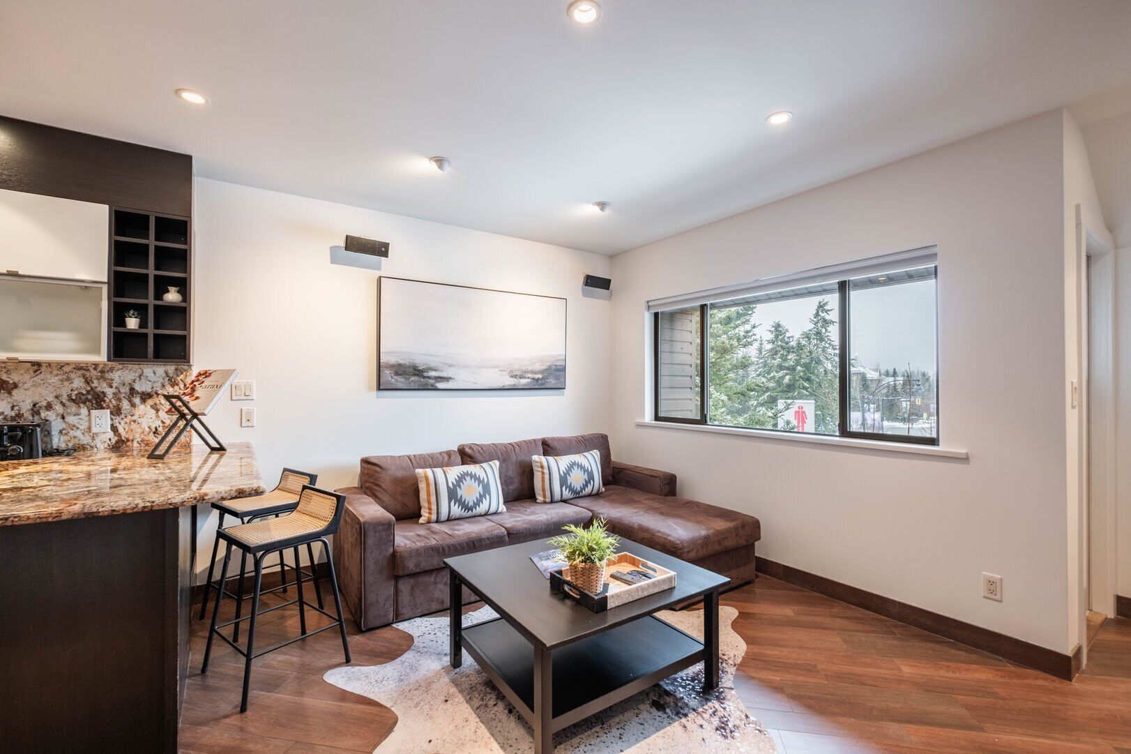 Spacious Rustic 1bdr In The Heart Of Whistler - 威士拿