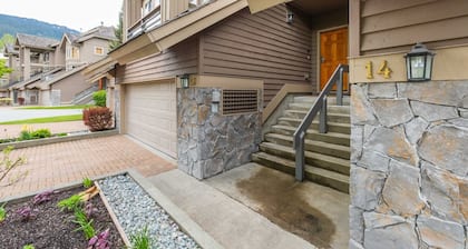 Spacious townhome | Private garage & hot tub | BBQ