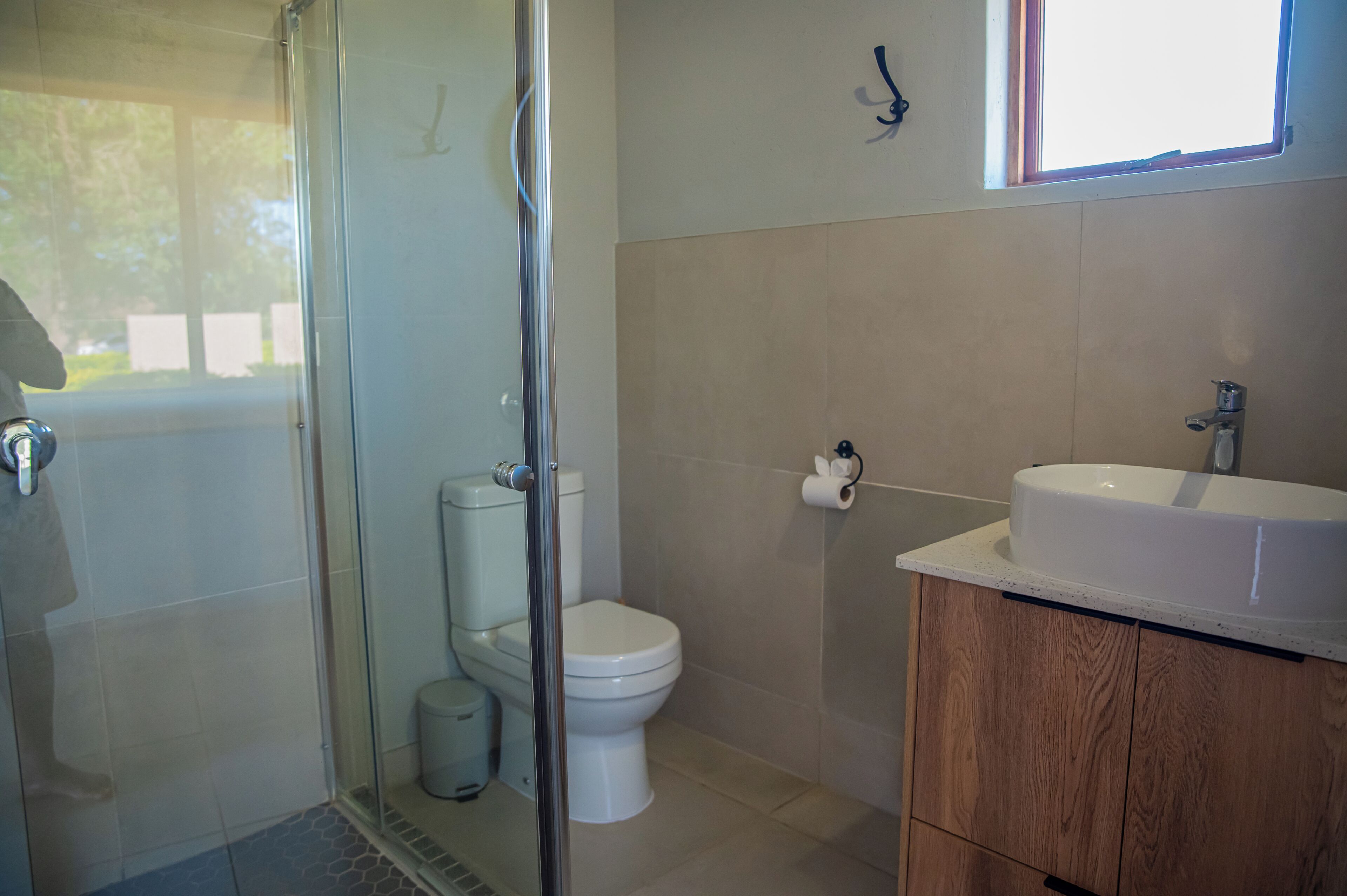 Deluxe Single Room, Patio, Garden View | Bathroom | Separate tub and shower, towels, soap, shampoo