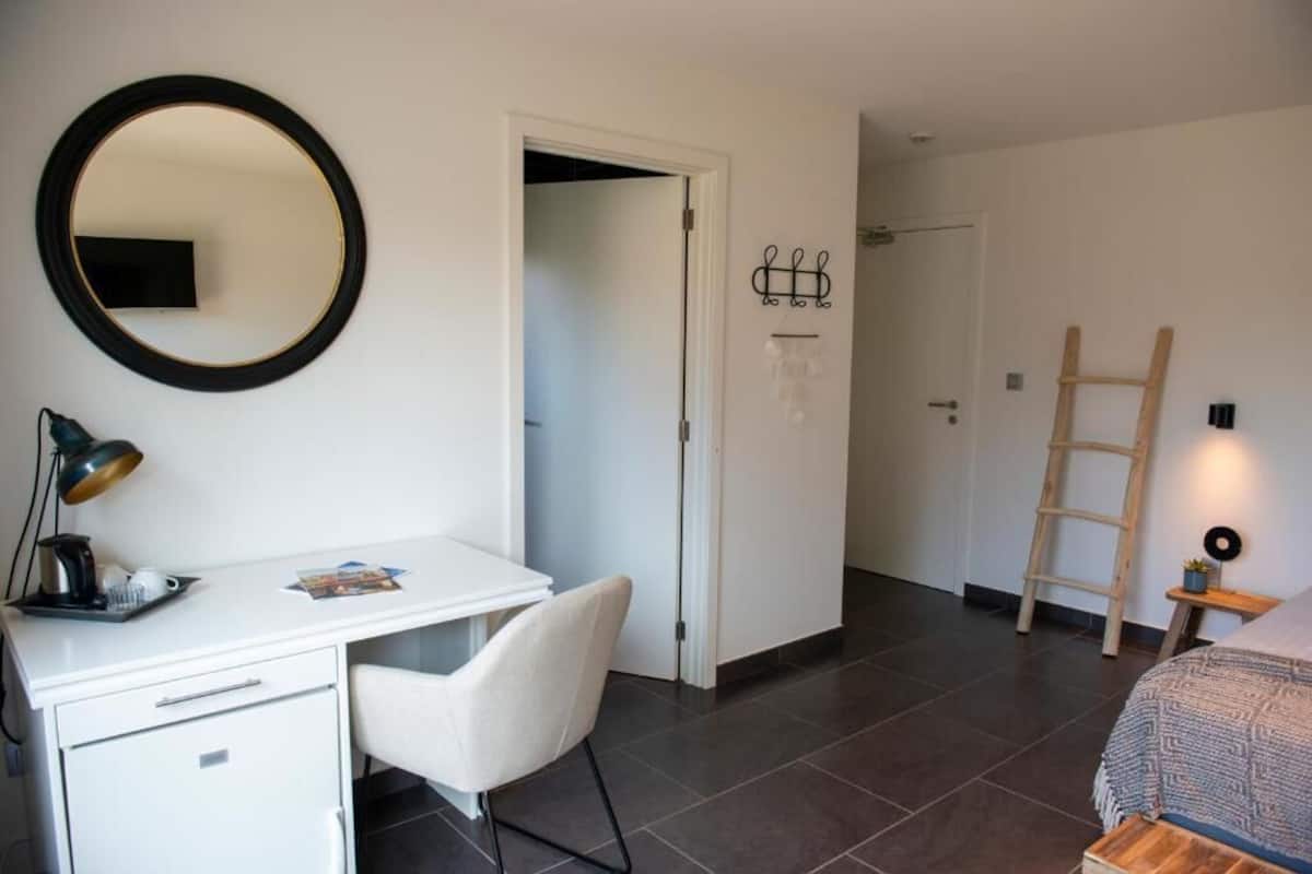 Suite, Patio, Garden View | Soundproofing, WiFi (free)