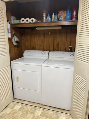 Interior - “Sweet Tea Sunday”-It’s more than a stay-a feeling. Easy access 15 mins to WCU (Sylva)