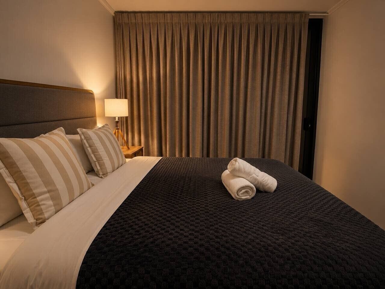 WiFi, bed sheets
