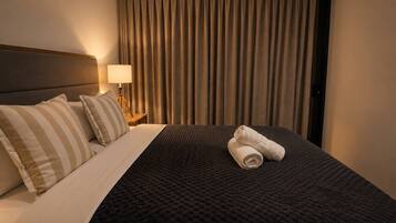 WiFi, bed sheets
