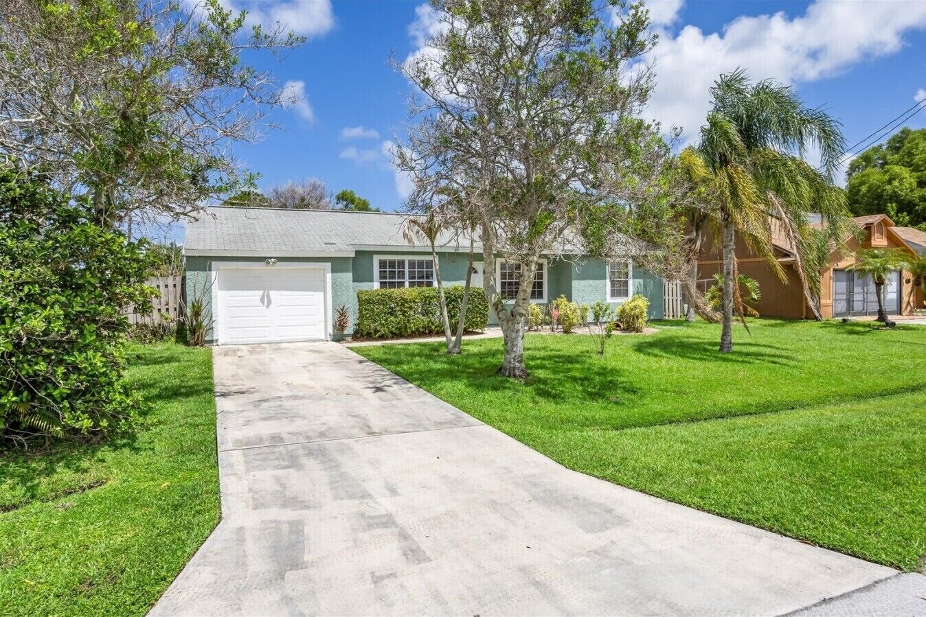 Front Exterior | Driveway | Garage Access