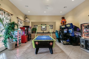 Spielezimmer