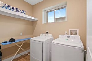 Interior - 4 BD/ 4.5 BA/ Magic Village Views (7478 BD) (Kissimmee)