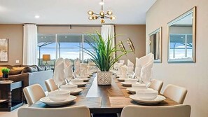 Dining - Themed Rooms! 9 BD/ 6 BA/ Windsor Island (2176 LC) (Davenport)