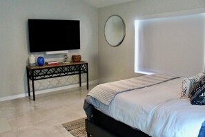 Room - Lovely 3-bedroom condo newly remodeled in beautiful La Quinta (La Quinta)