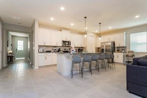 Private kitchen - Modern 9BR Family Villa Disney Pool (Kissimmee)