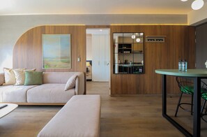 TV, offices - Geko | Spotless 2BR w/ Free Parking in Miraflores (Miraflores)