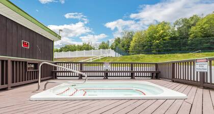 Sun Retreats Birchwood Acres