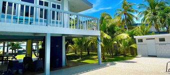 Amazing 6-bedroom Beach House with AC in La Libertad, Surf City, El Salvador