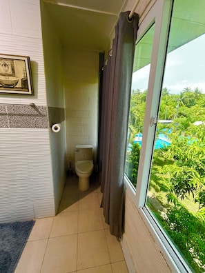 Shower, toilet paper - Amazing 6-bedroom Beach House with AC in La Libertad, Surf City, El Salvador (La Libertad)
