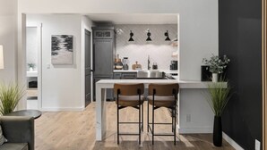 Private kitchen - Walk to Music Row and Vanderbilt, Only 1 Mile to Broadway (Nashville)