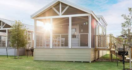 Pet-Friendly Cabin Retreat | Pool, Fire Pit & River