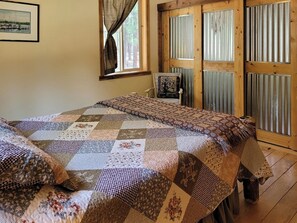 1 bedroom, Internet, bed sheets - Mazama Trails Laundry House-Dog Friendly&Close to Ski Trail! (Winthrop)