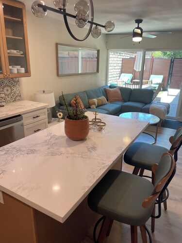 Lakeshore new ADU home, lg  1-2 bed/office own kitchen, bath, entry, yard, pkg,