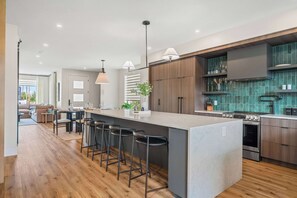 Coffee/tea maker, fridge, microwave, oven - The Shoreline | Luxury Escape w/ Rooftop & Hot Tub (Sylvan Lake)