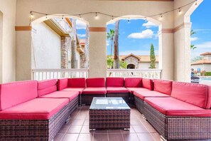 Property grounds - Toscana Resort Home: Pool, Hot Tub & Terrace (Davenport)