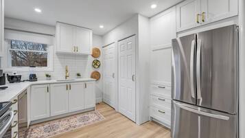 House, 2 Bedrooms, Fireplace | Interior
