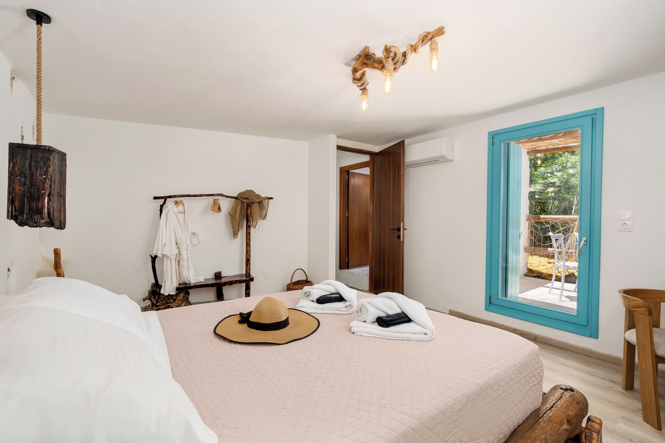 4 habitaciones, tabla de planchar con plancha y wifi gratis 