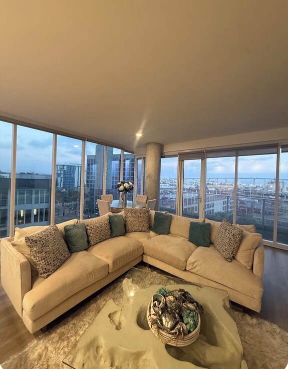 2bd/2br High Rise Condo. In The Heart Of Downtown Sd - Silver Strand State Beach, Coronado