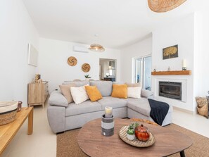 Fernseher, Kamin