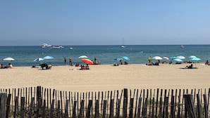 Beach - Les Coteaux de la Nartelle, air-conditioned studio with ocean view, pool, sleeps 4 (Sainte-Maxime)